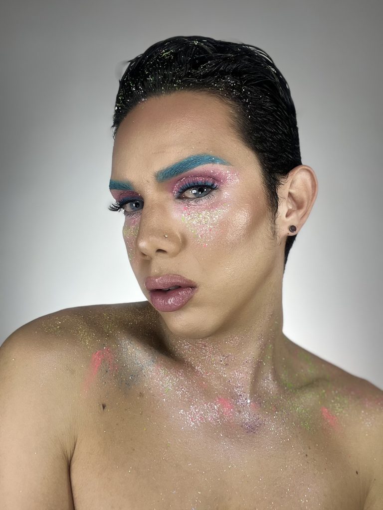 Purpurina biodegradable dorada para Carnaval elaborada a partir de algas